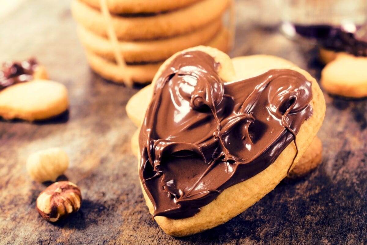 nutella on cookie